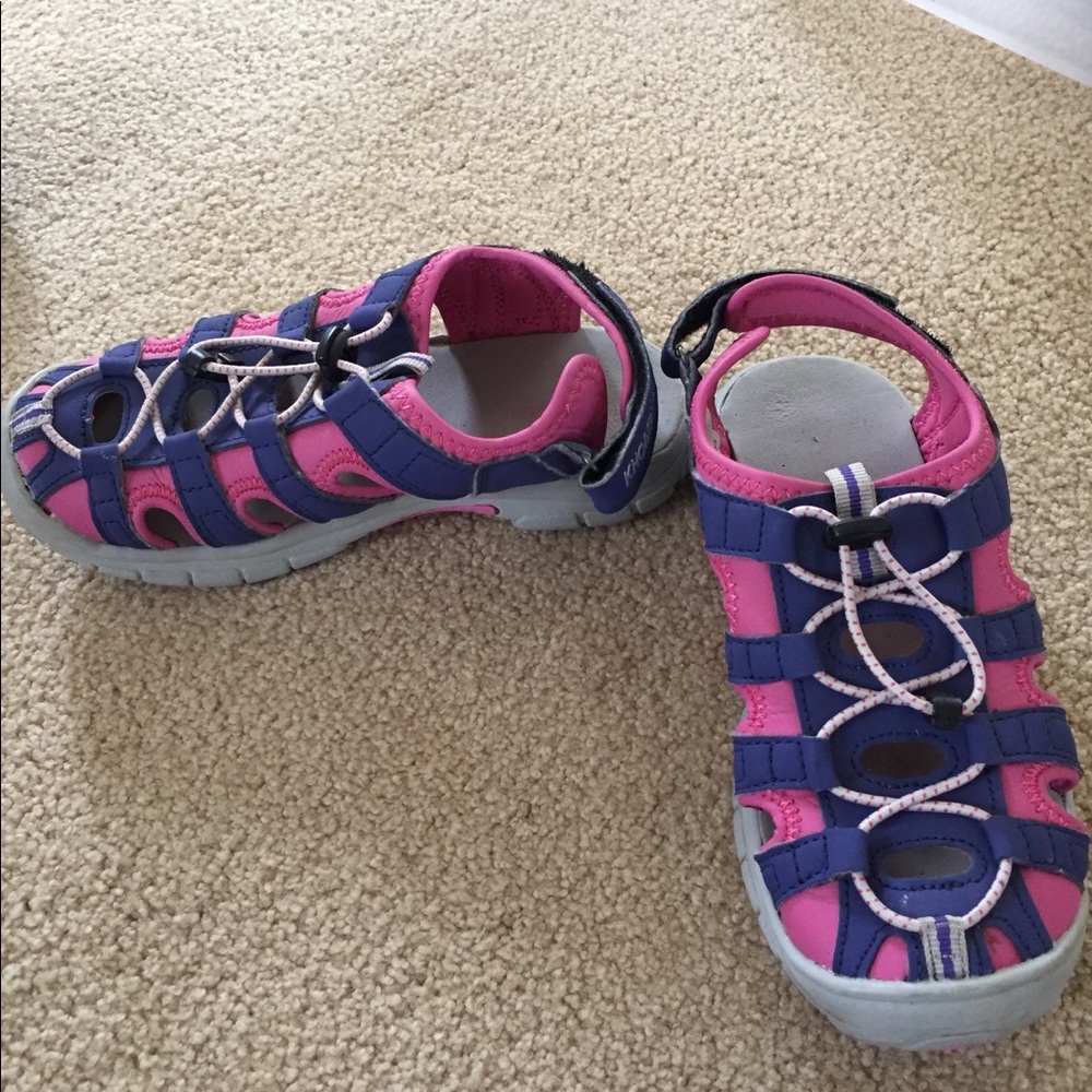 Khombu girl shoes. Size 3.